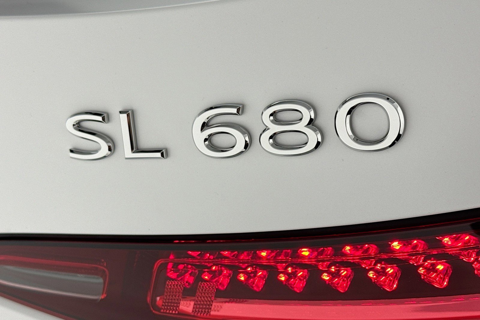 New 2026 Mercedes-Benz Maybach SL 680 image 9
