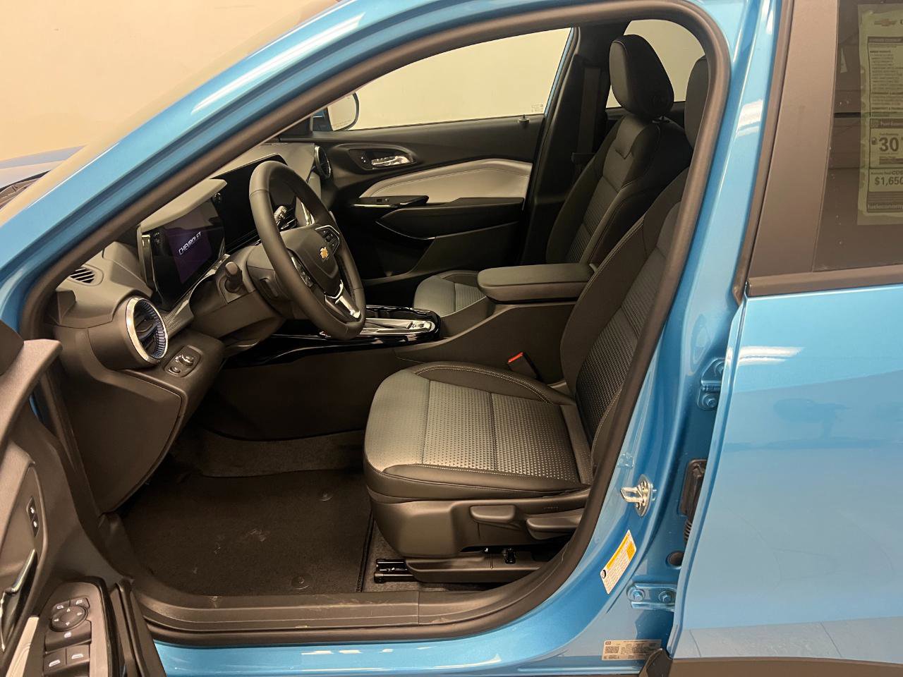 New 2026 Chevrolet Trax LT FWD image 21