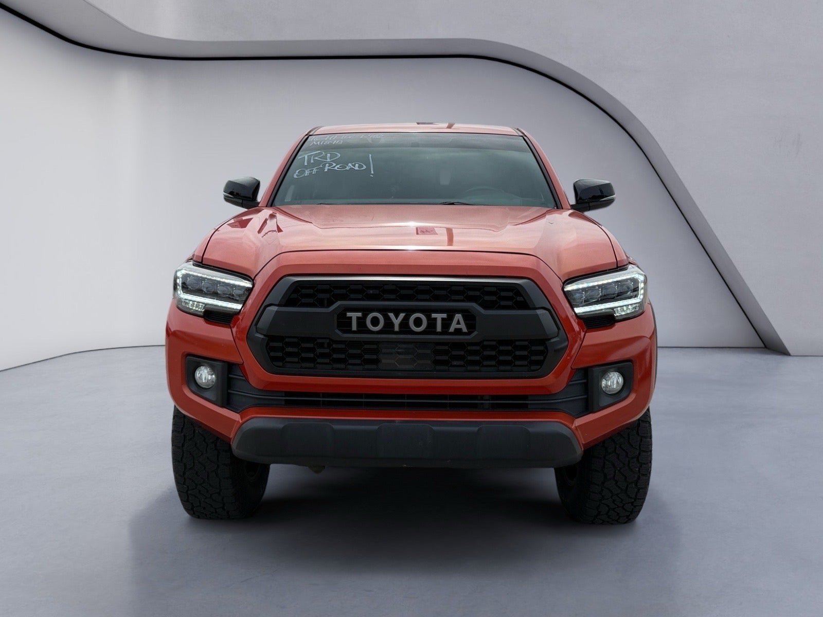 Used 2016 Toyota Tacoma TRD Off-Road w/ Premium & Technology Package AWD/4WD image 8