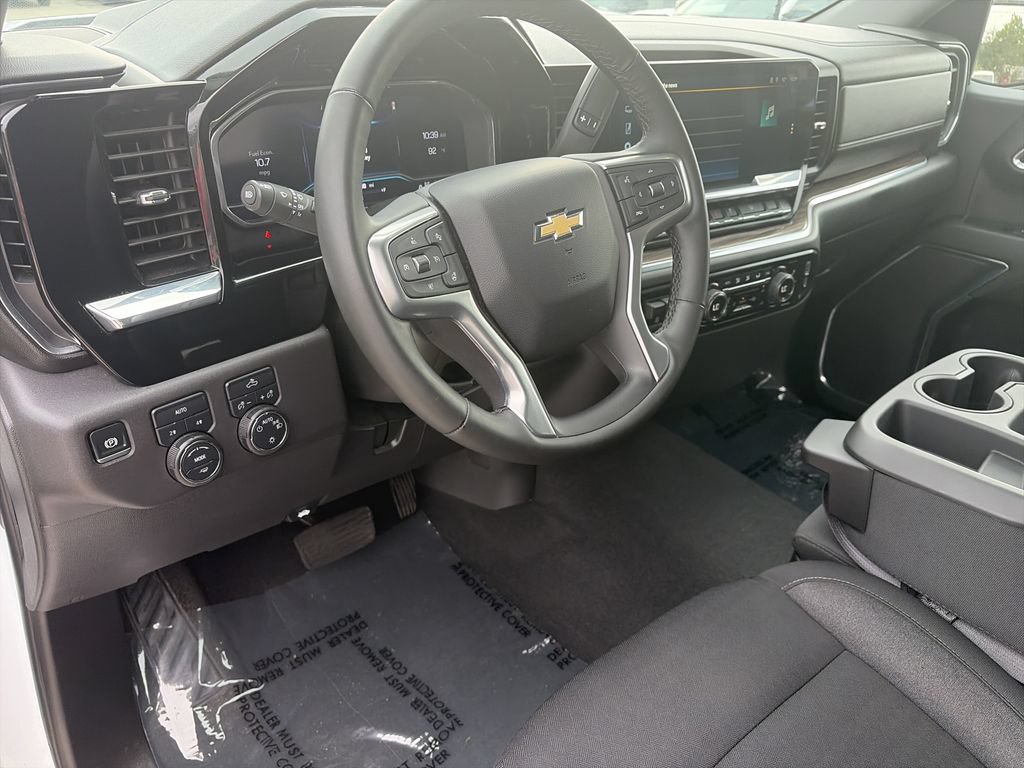 Used 2025 Chevrolet Silverado 1500 LT AWD/4WD image 10