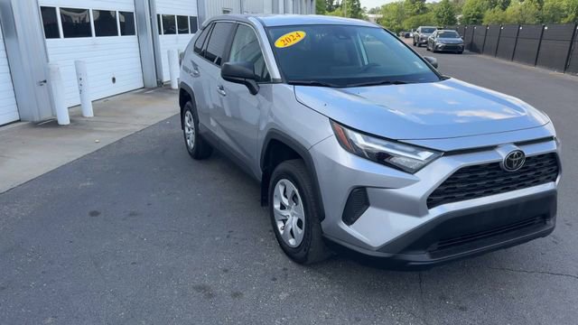 Used 2024 Toyota RAV4 LE FWD image 3