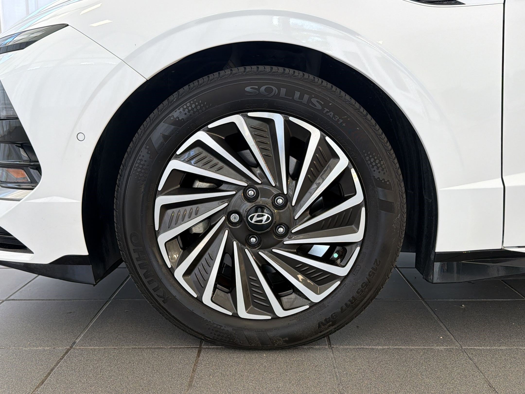 Used 2024 Hyundai Sonata Limited FWD image 13