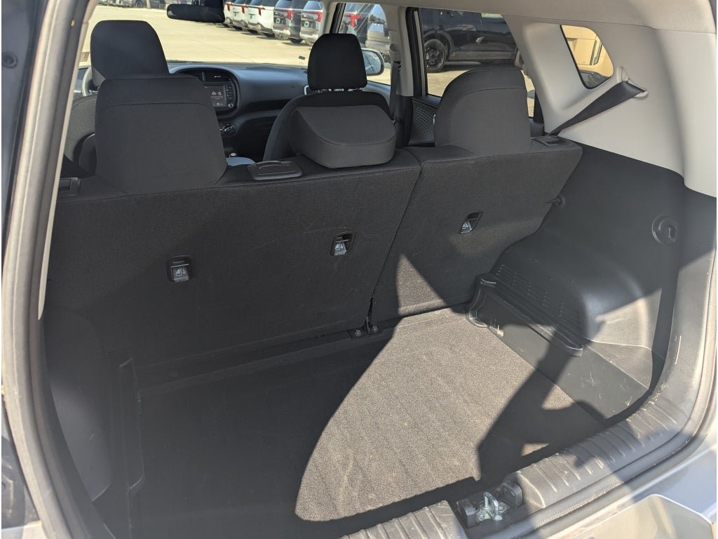 Used 2024 Kia Soul LX w/ Option Group 015 FWD image 11
