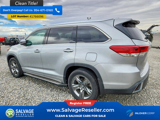 Used 2018 Toyota Highlander Limited Platinum image 3