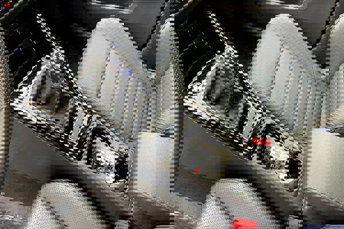 Used 2024 Volkswagen Golf R image 8