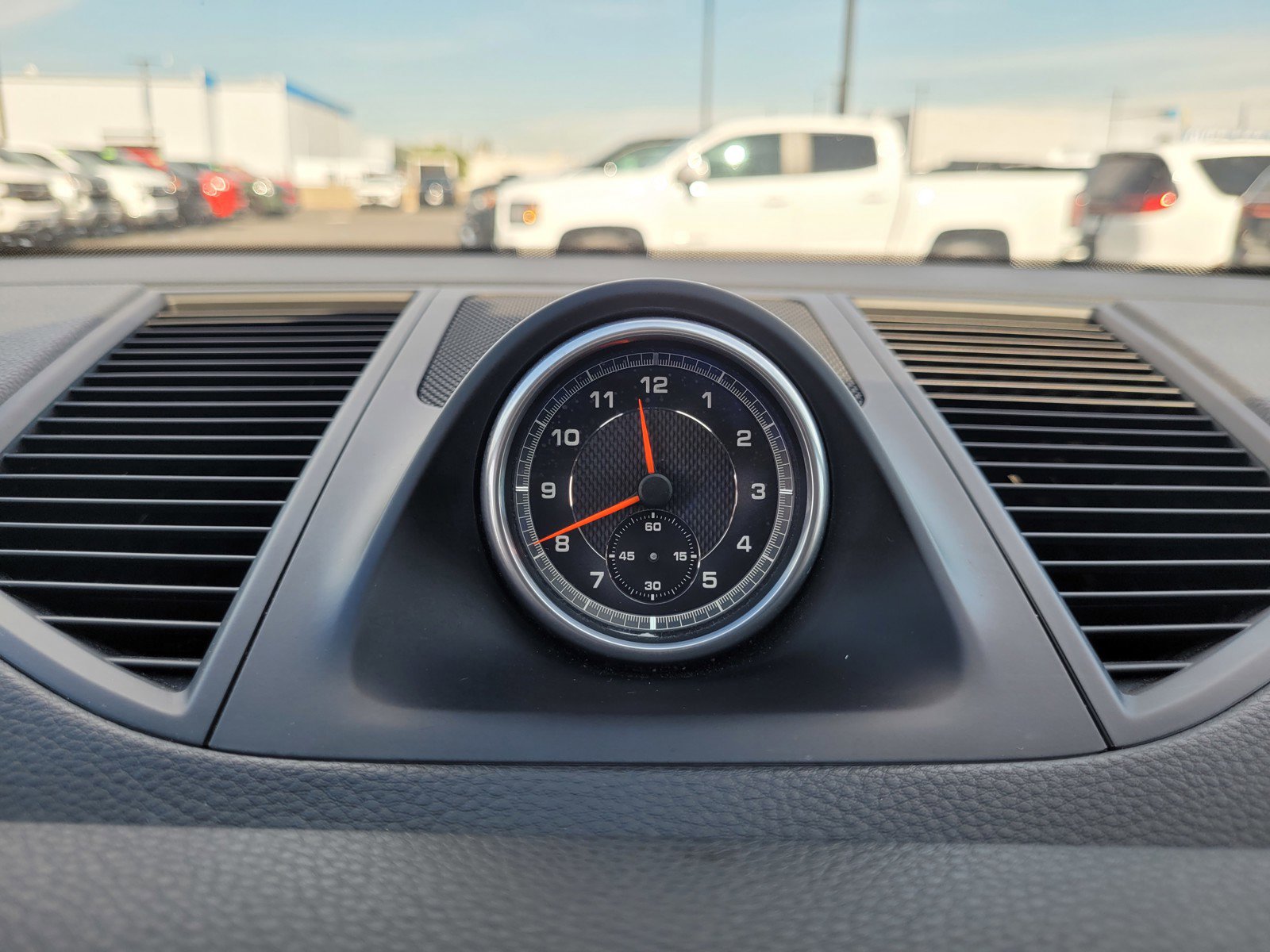 Used 2020 Porsche Macan w/ Premium Package image 21