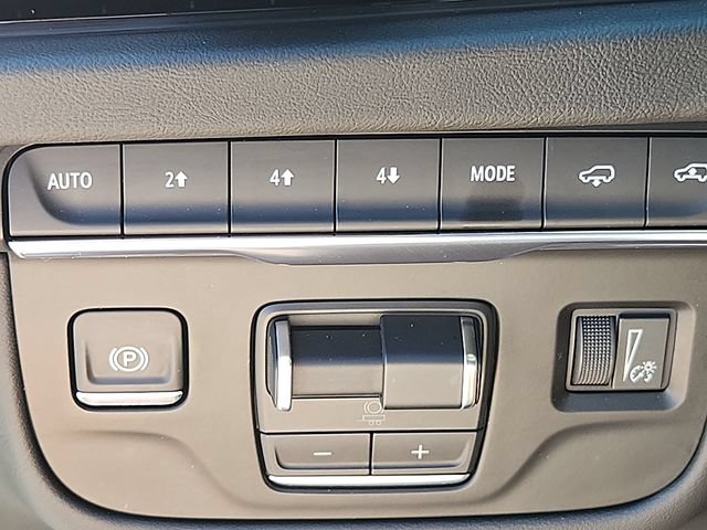 Certified 2025 Cadillac Escalade ESV Premium Luxury w/ Touring Package AWD/4WD image 26