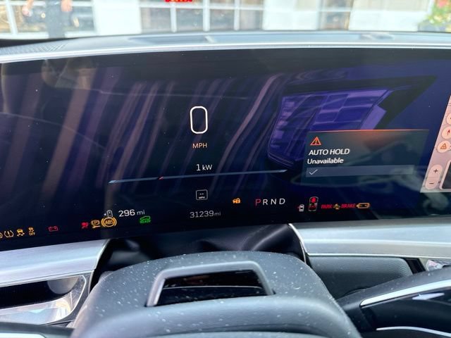 Used 2024 Cadillac Lyriq Luxury AWD/4WD image 6