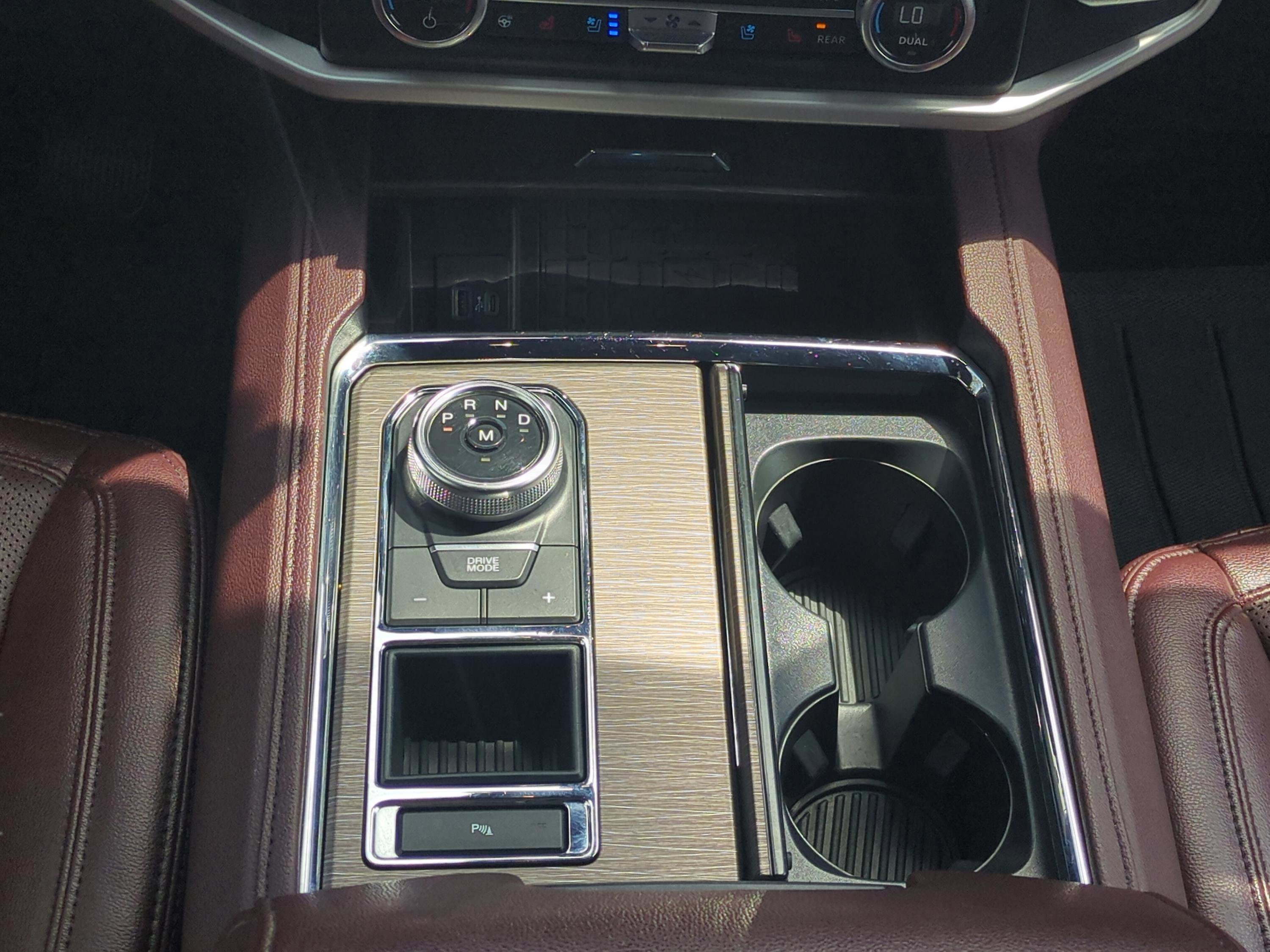 Used 2024 Ford Expedition Limited image 19