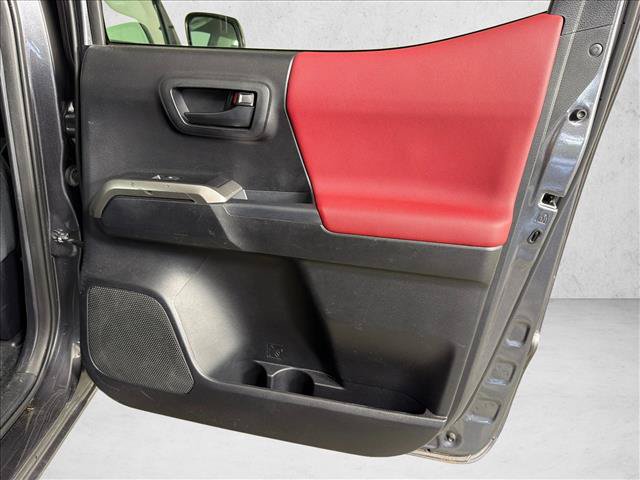 Used 2021 Toyota Tacoma SR5 AWD/4WD image 16