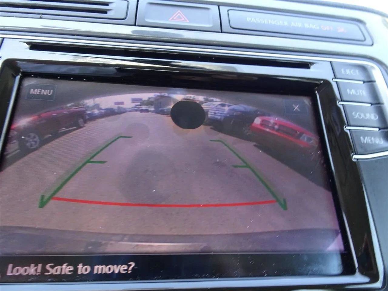 Used 2017 Volkswagen Tiguan S image 42