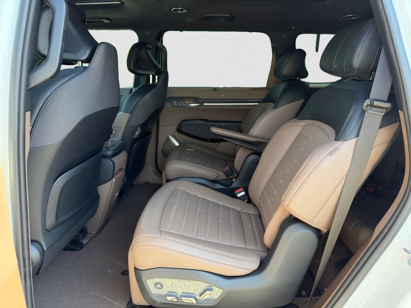 Certified 2024 Kia EV9 Land image 11
