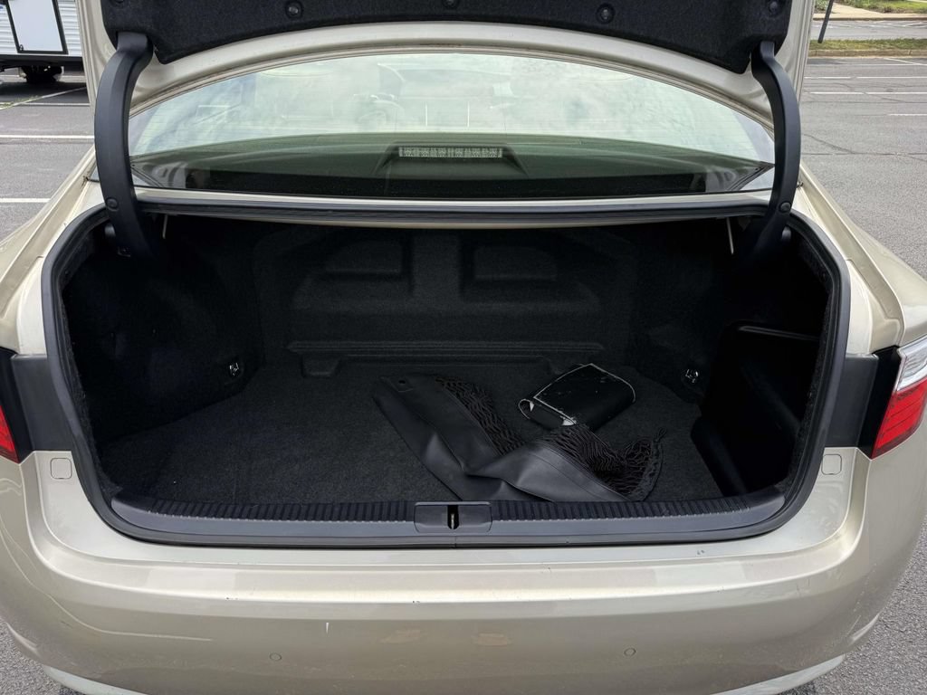 Used 2013 Lexus ES 300h w/ Luxury Pkg FWD image 28