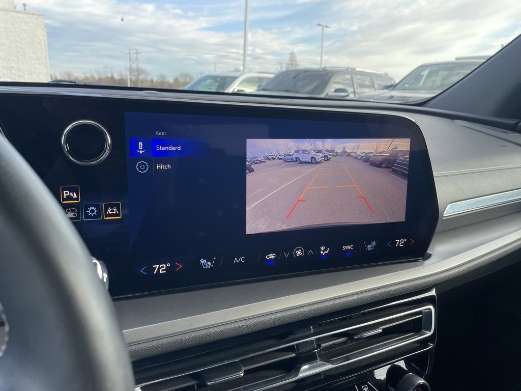 Used 2025 Chevrolet Traverse LT image 17