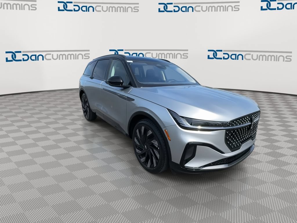 New 2026 Lincoln Nautilus Reserve w/ Jet Appearance Package AWD/4WD image 2