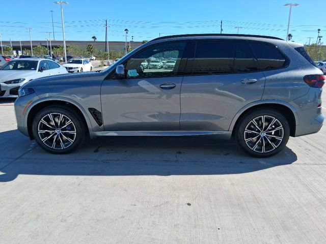 New 2026 BMW X5 xDrive40i w/ M Sport Package AWD/4WD image 3