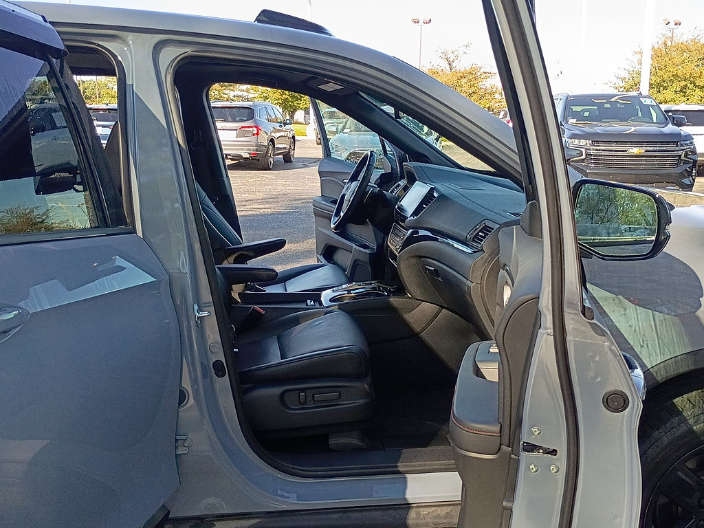 Used 2023 Honda Ridgeline Black Edition image 14