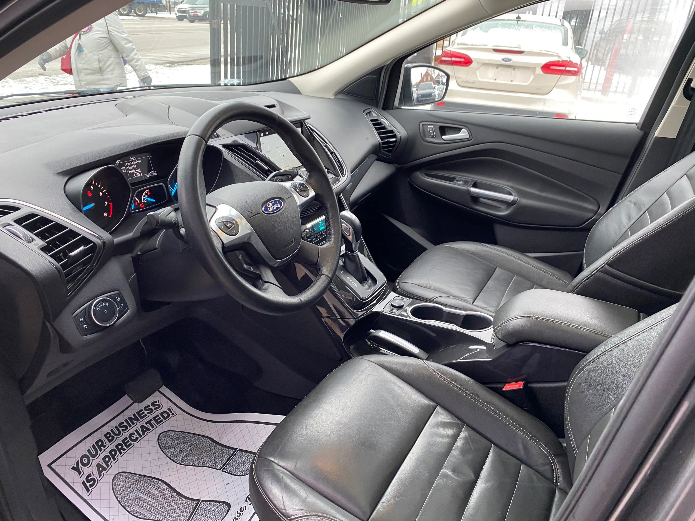 Used 2016 Ford Escape Titanium image 3