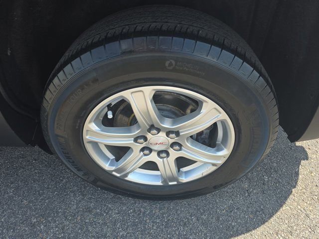 Used 2019 GMC Acadia SLE image 12