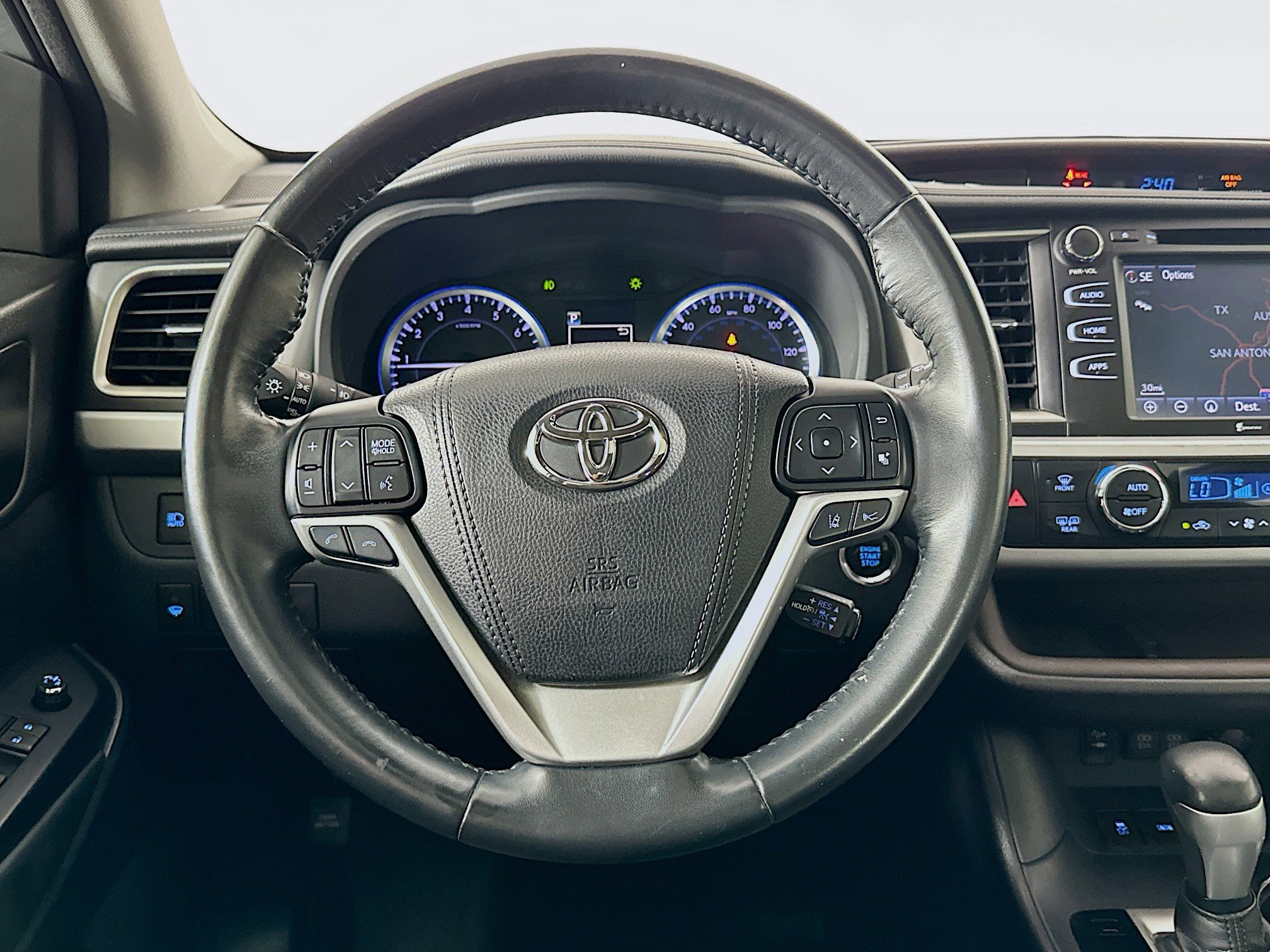 Used 2018 Toyota Highlander XLE FWD image 18