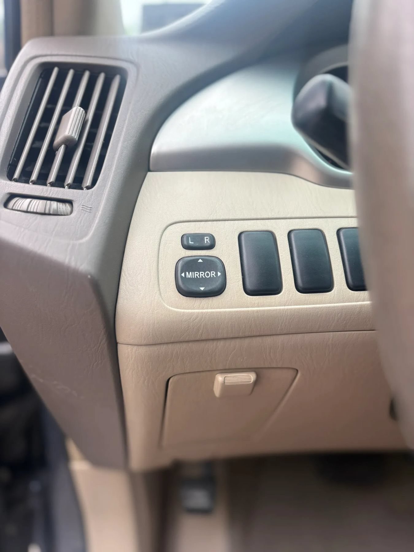 Used 2004 Toyota Highlander 2WD image 38