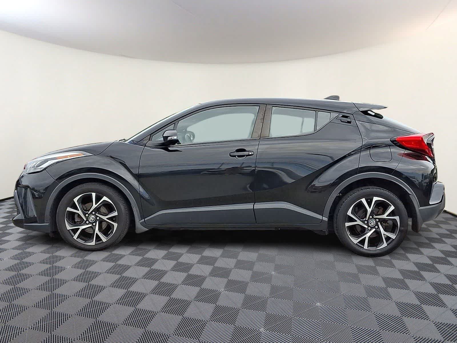 Used 2020 Toyota C-HR XLE FWD image 9
