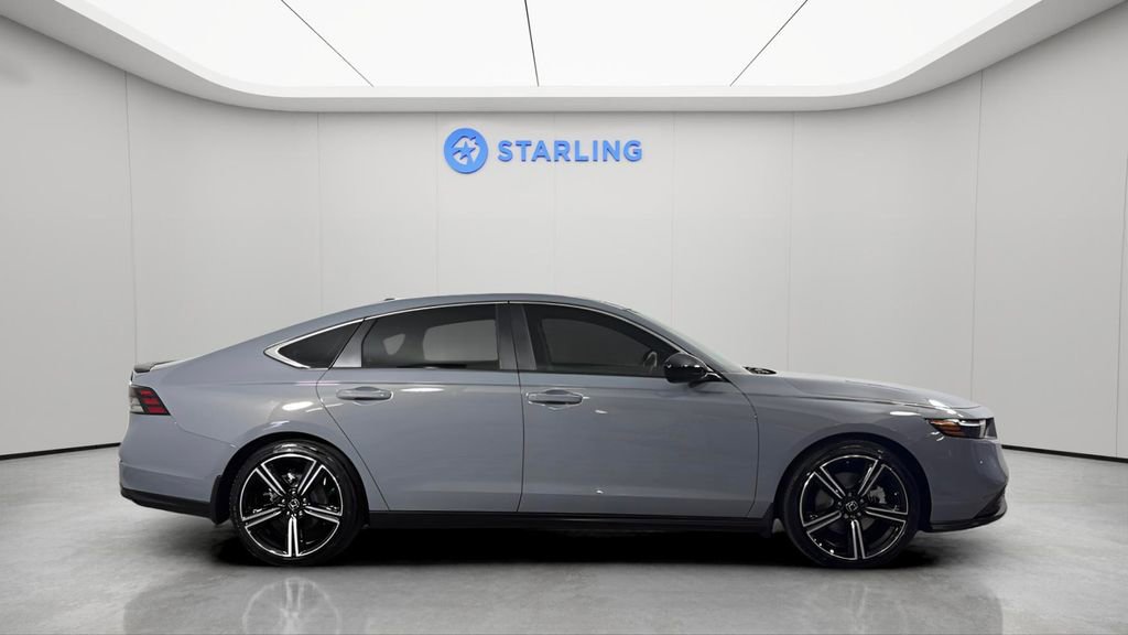 Used 2023 Honda Accord Sport image 11