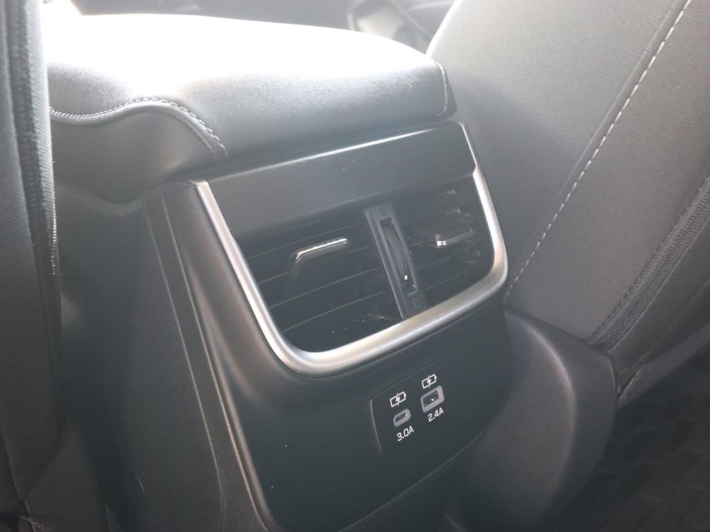 Used 2023 Subaru Outback Premium image 12