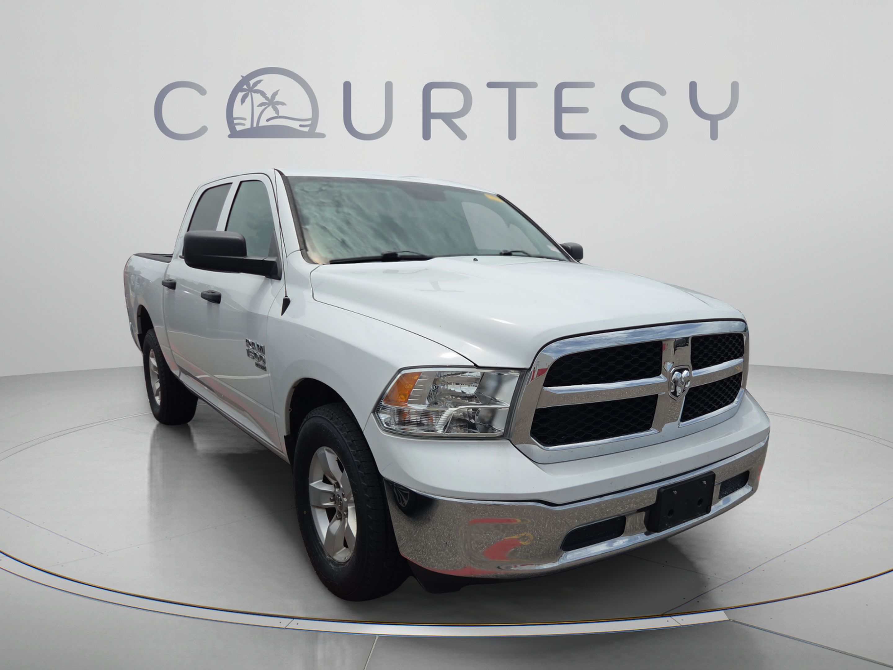 Used 2022 RAM 1500 Classic SLT RWD image 2