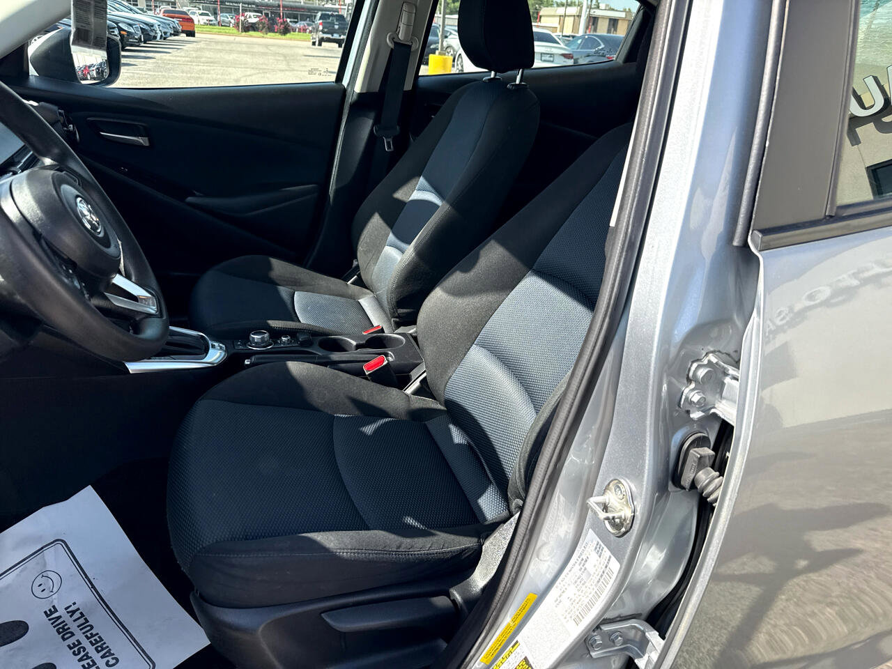 Used 2019 Toyota Yaris Sedan image 9