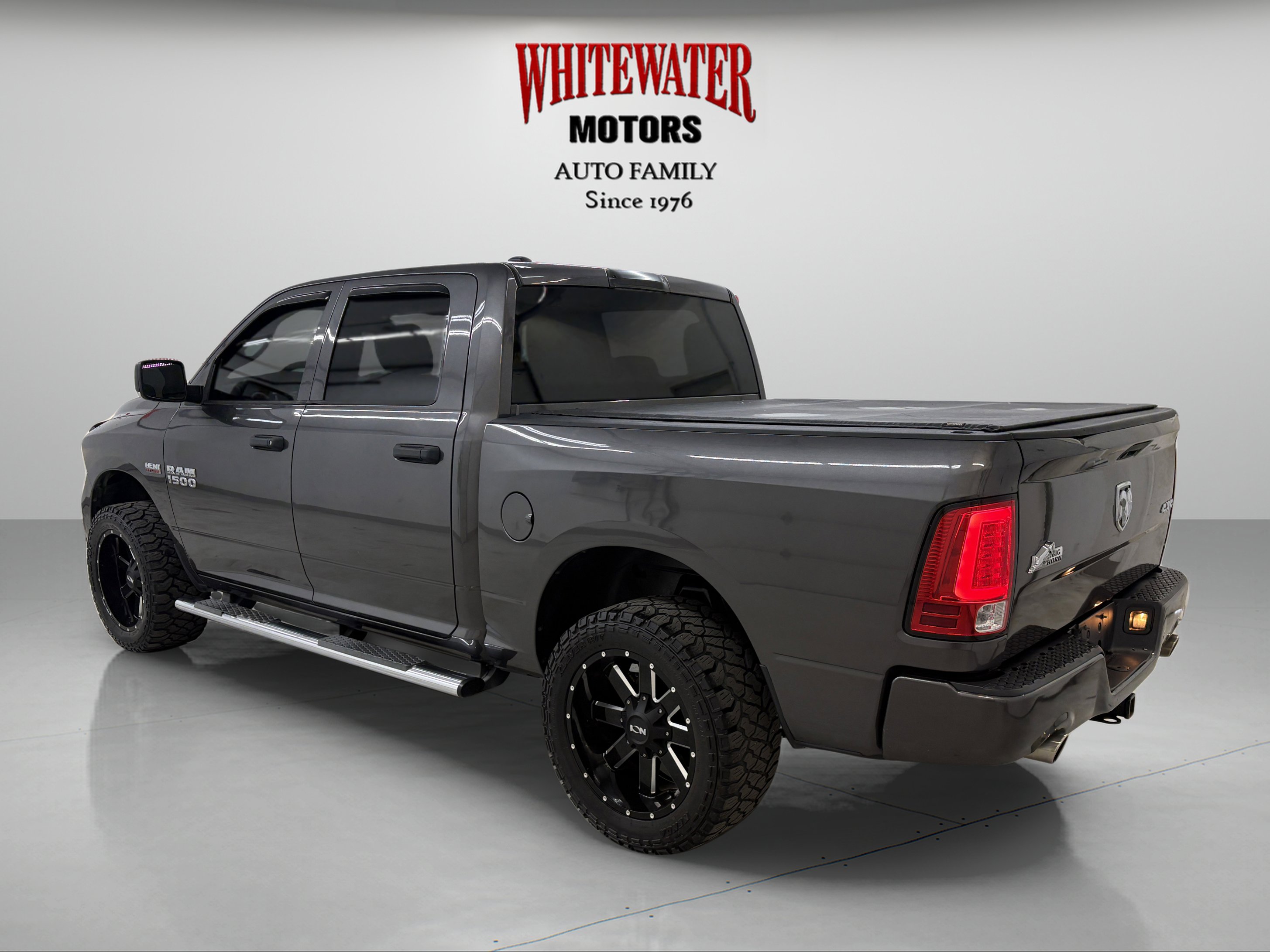 Used 2015 RAM 1500 Express AWD/4WD image 2
