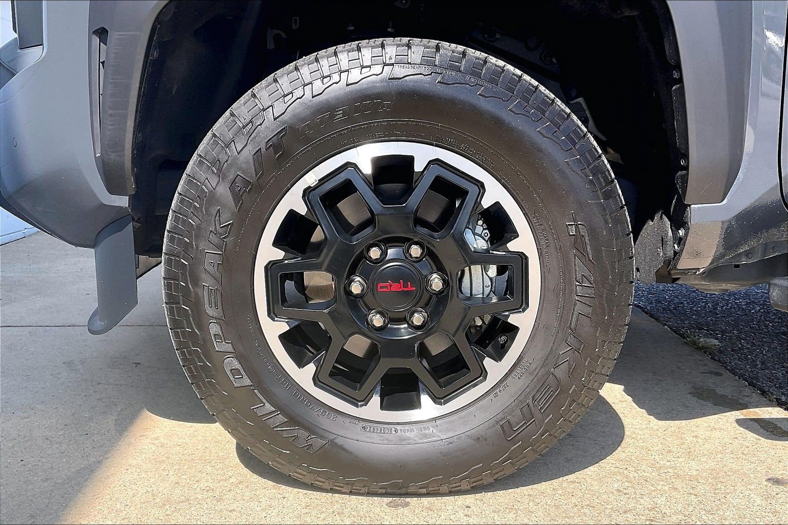 Used 2025 Toyota Tacoma TRD Off-Road w/ TRD Off Road Upgrade Package AWD/4WD image 11