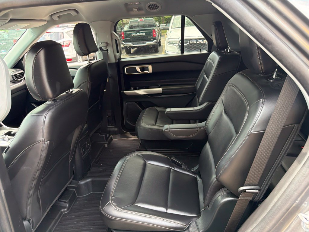 Used 2023 Ford Explorer XLT w/ Equipment Group 202A AWD/4WD image 9