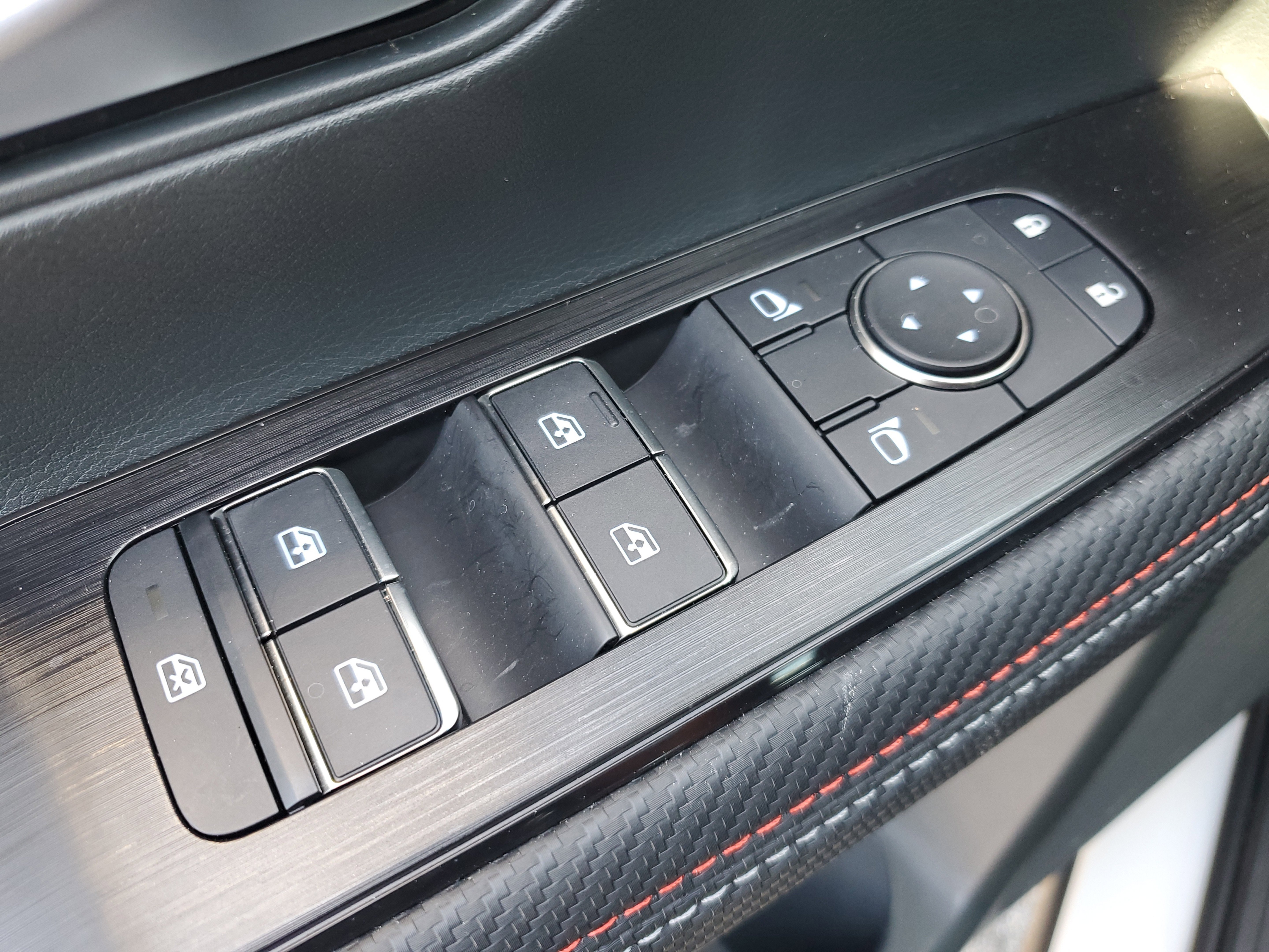 Certified 2025 Nissan Kicks SR image 26