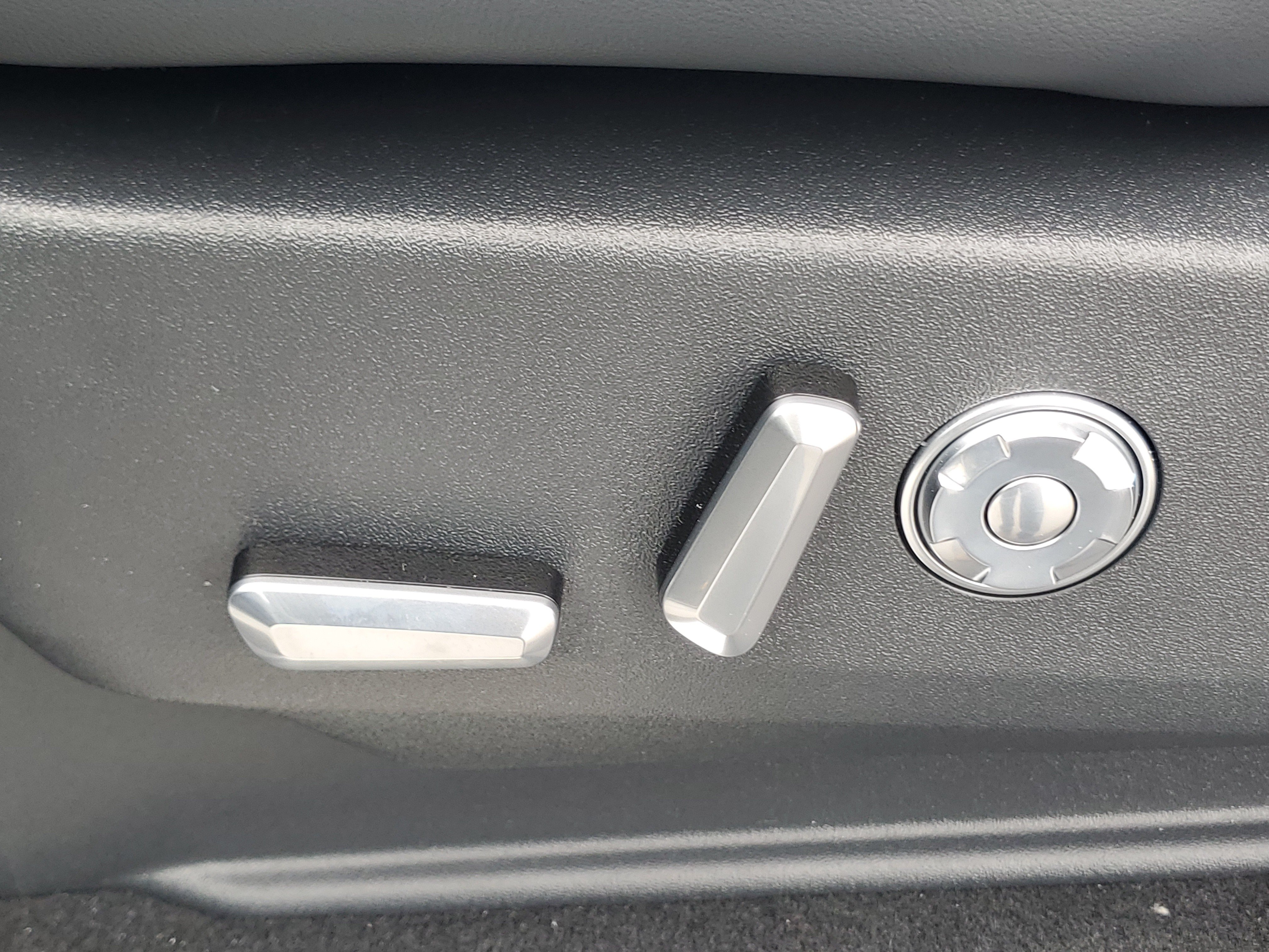 New 2026 Lincoln Navigator Reserve AWD/4WD image 13