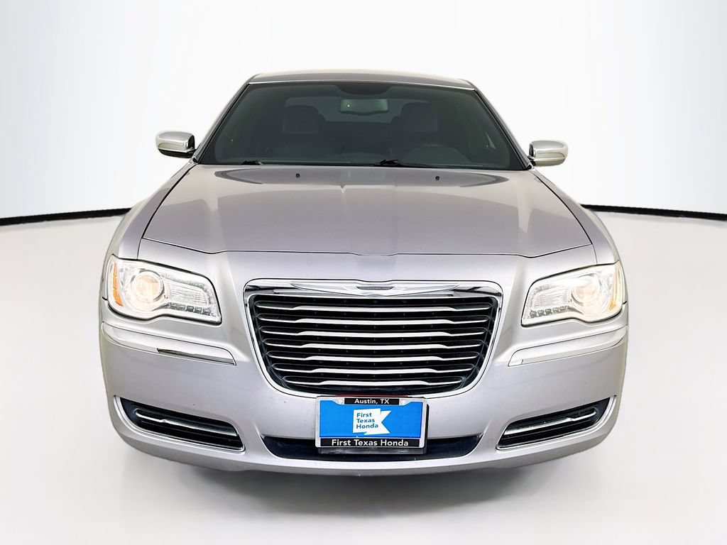 Used 2014 Chrysler 300 RWD image 2