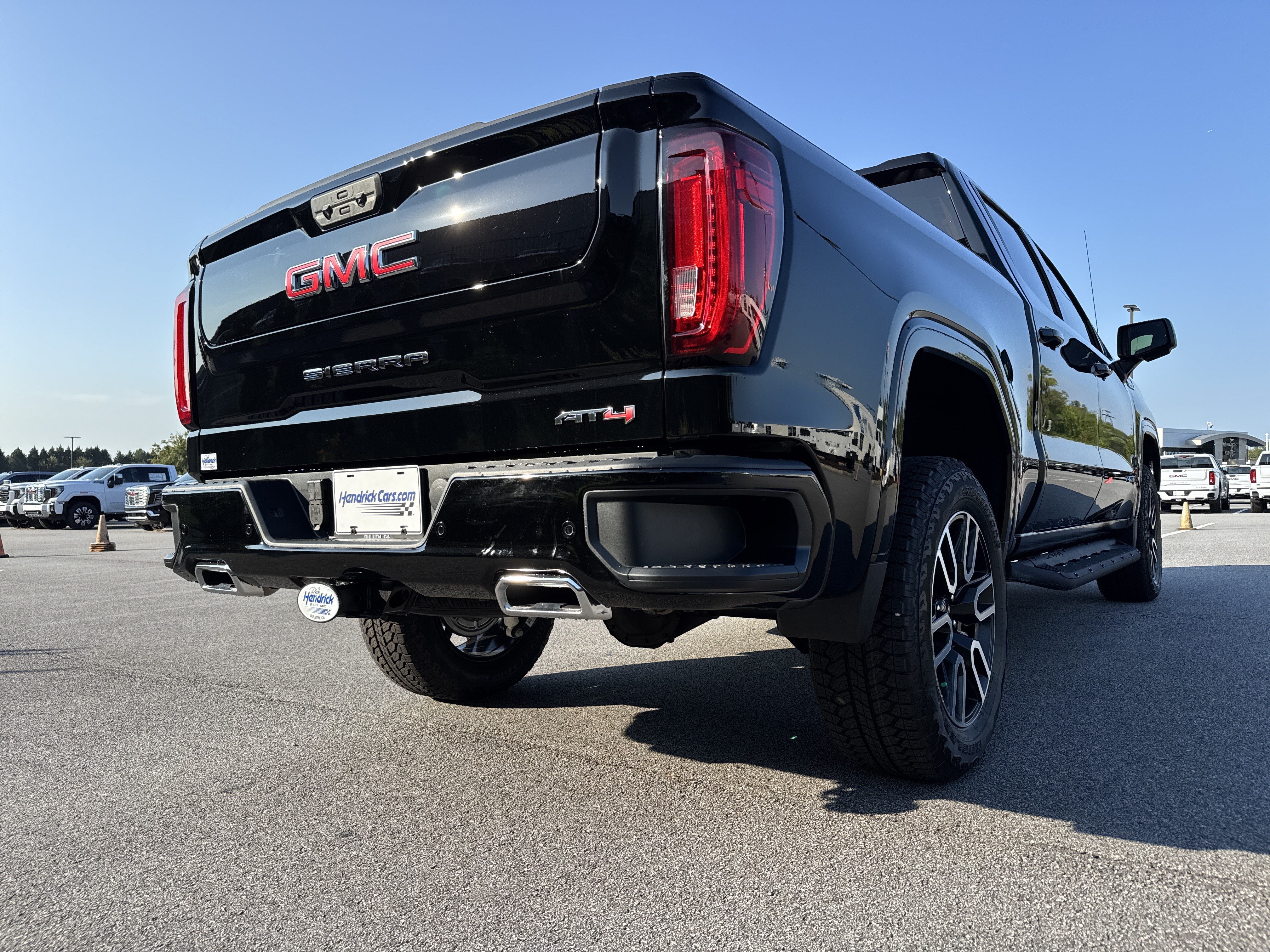 New 2026 GMC Sierra 1500 AT4 w/ AT4 Premium Package AWD/4WD image 10