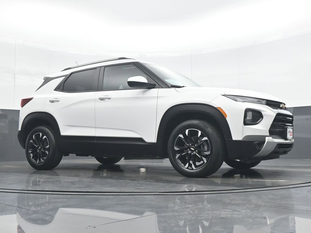 Used 2023 Chevrolet TrailBlazer LT FWD image 32