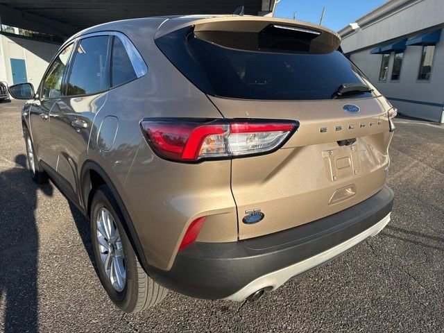 Certified 2020 Ford Escape SE image 5