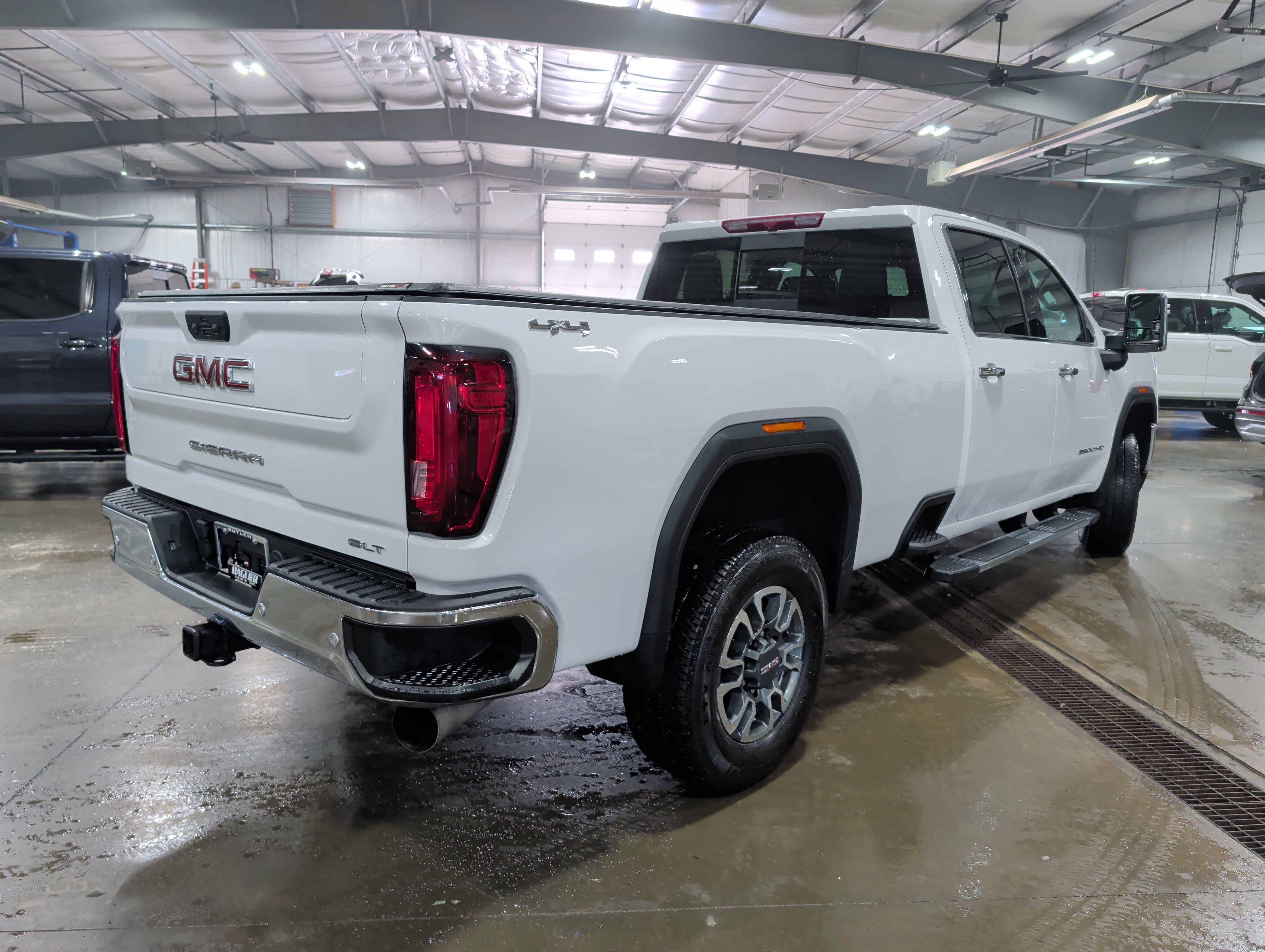 Used 2023 GMC Sierra 3500 SLT w/ SLT Preferred Package image 3