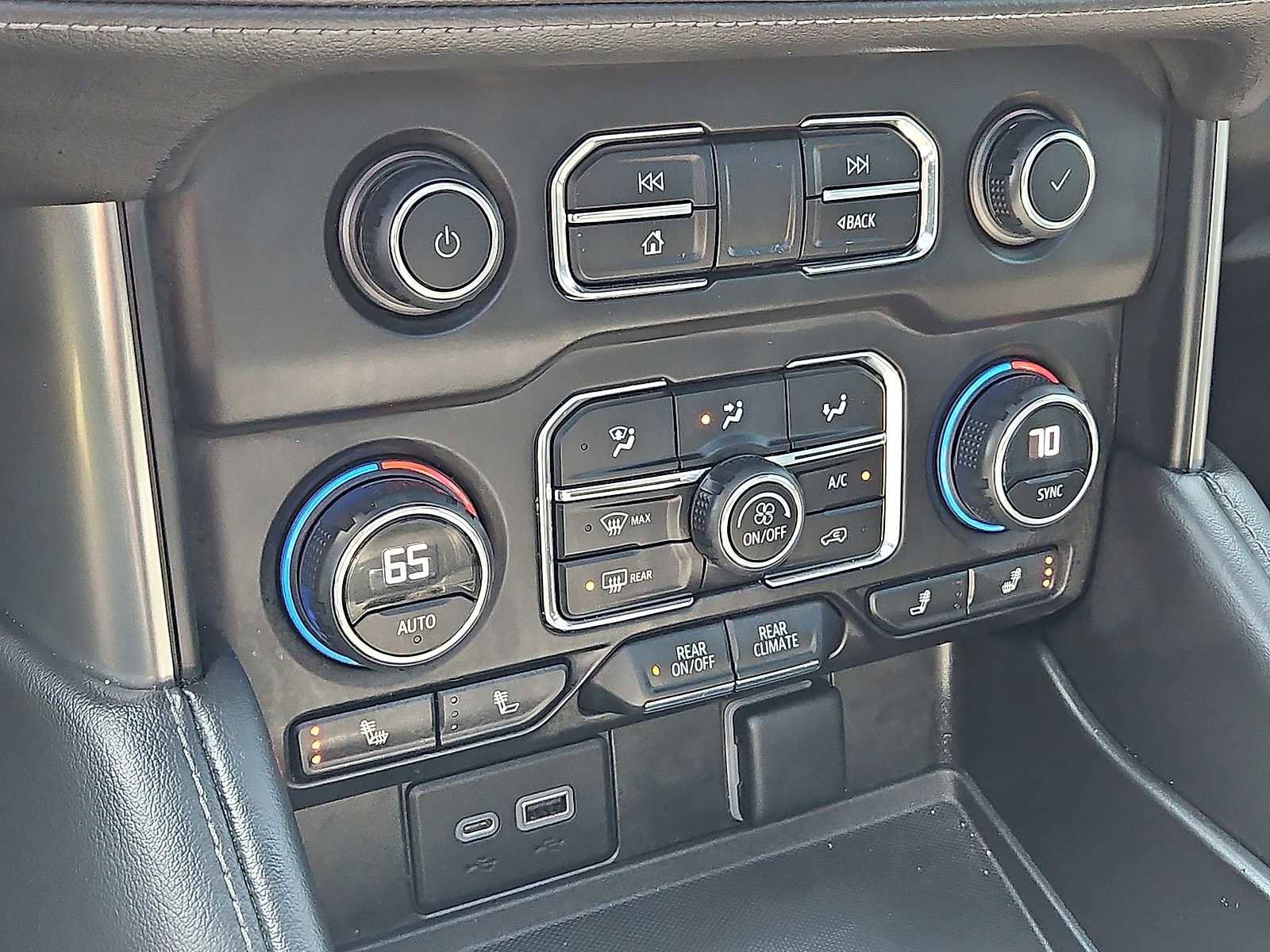 Certified 2023 Chevrolet Tahoe Z71 w/ Luxury Package image 22