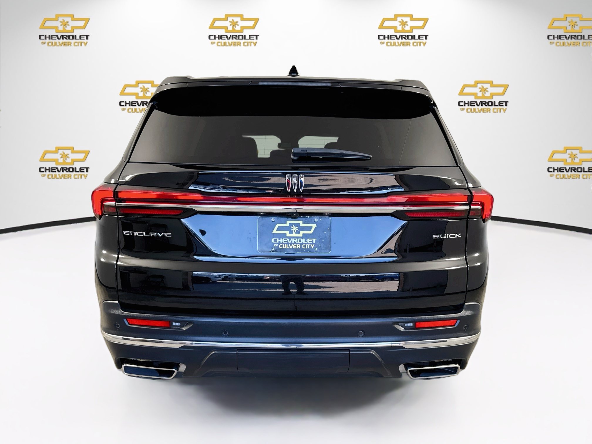 Used 2025 Buick Enclave Preferred FWD image 7