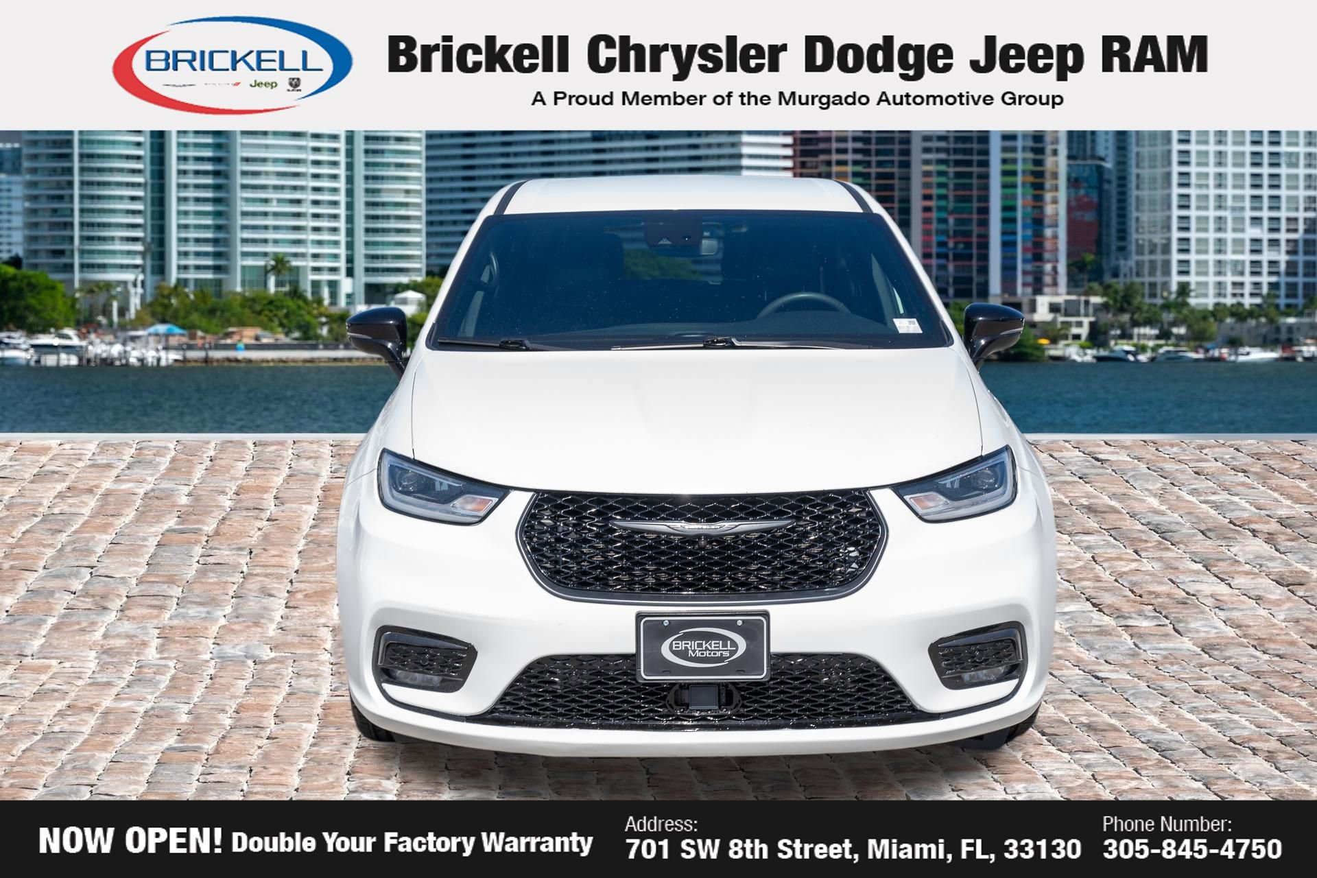 Used 2024 Chrysler Pacifica Limited FWD image 2