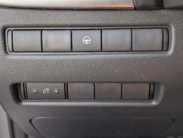 Used 2022 Nissan Rogue SV image 36