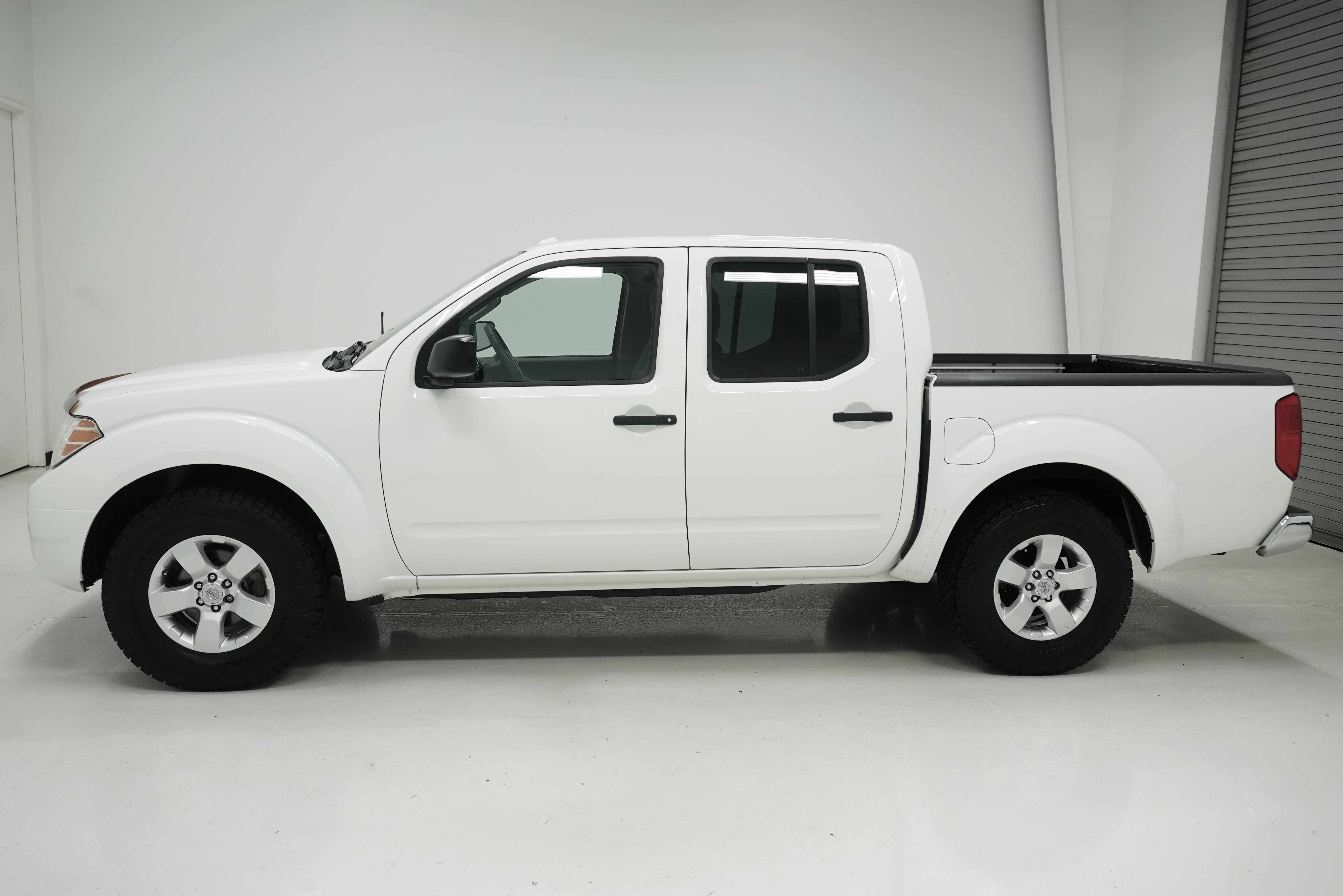 Used 2013 Nissan Frontier SV w/ SV Value Truck Pkg RWD image 5