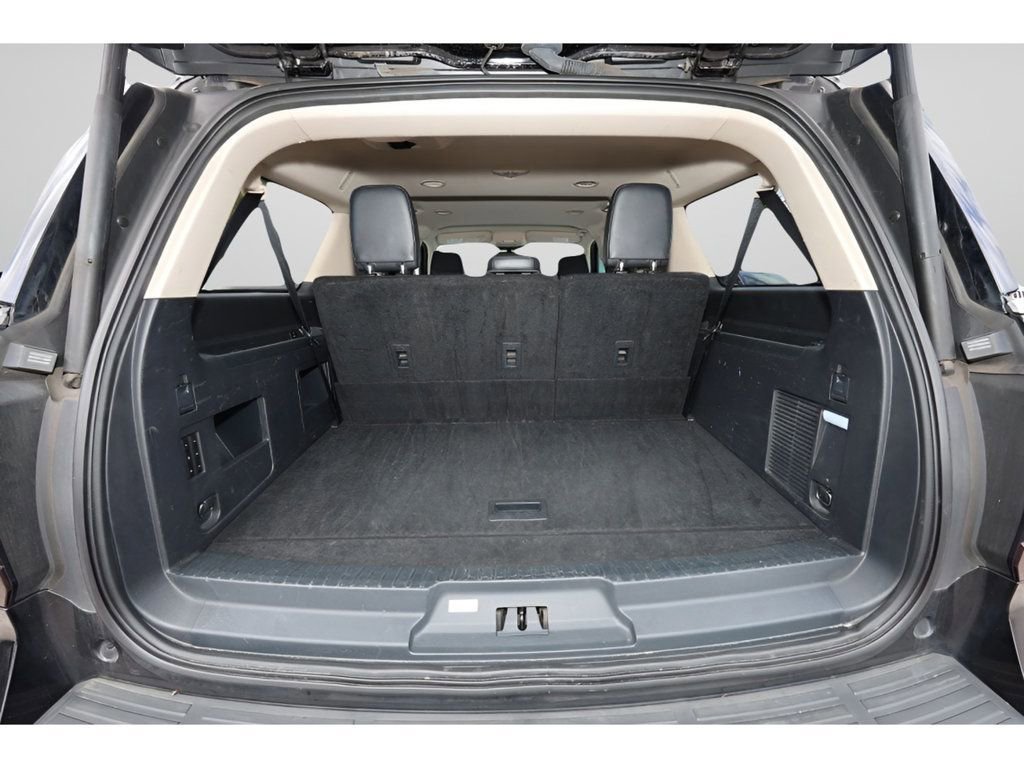 Used 2024 Ford Expedition Max XLT image 18
