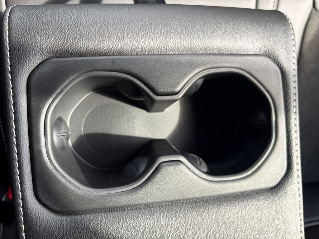 New 2026 Jeep Grand Cherokee Altitude image 10