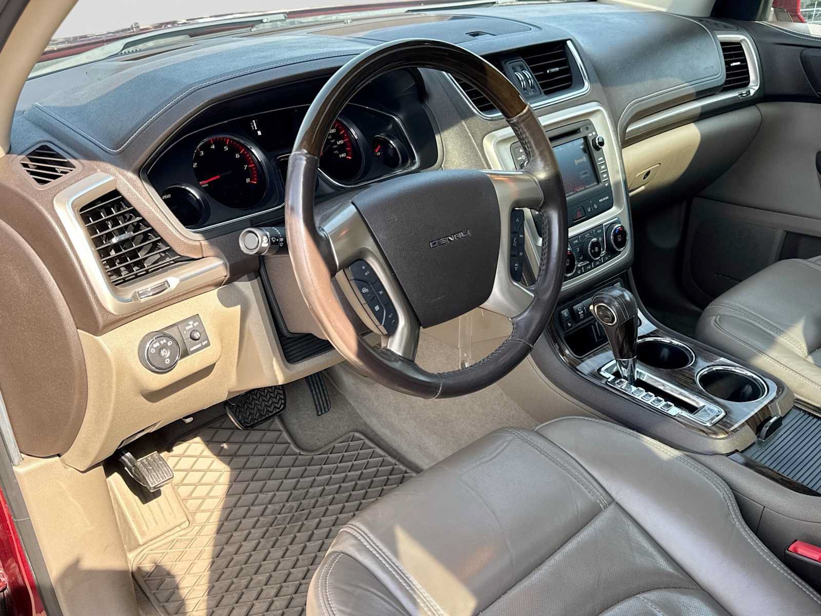 Used 2016 GMC Acadia Denali FWD image 2
