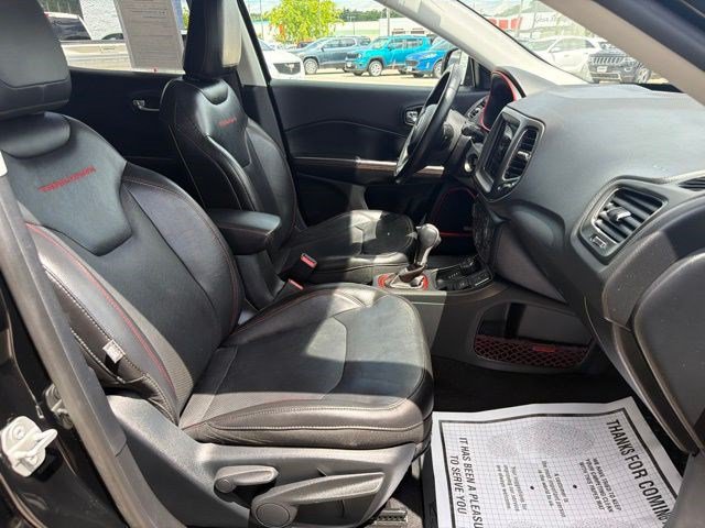 Used 2018 Jeep Compass Trailhawk w/ Leather Interior Group AWD/4WD image 21