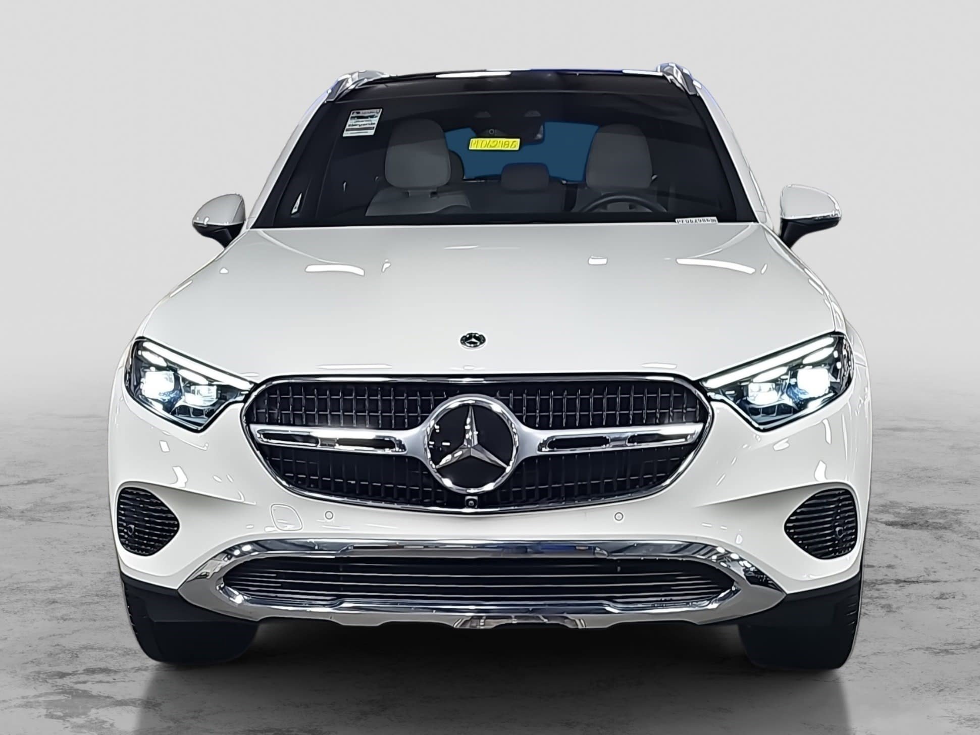 Used 2023 Mercedes-Benz GLC 300 image 2